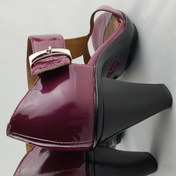 Sofft Patent Leather Purple T Strap Open Toe Adjustable Strap & Buckle Size 6.5M - Picture 7 of 15